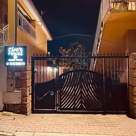 Affittacamere Ciro'S House Olbia Bagian luar foto