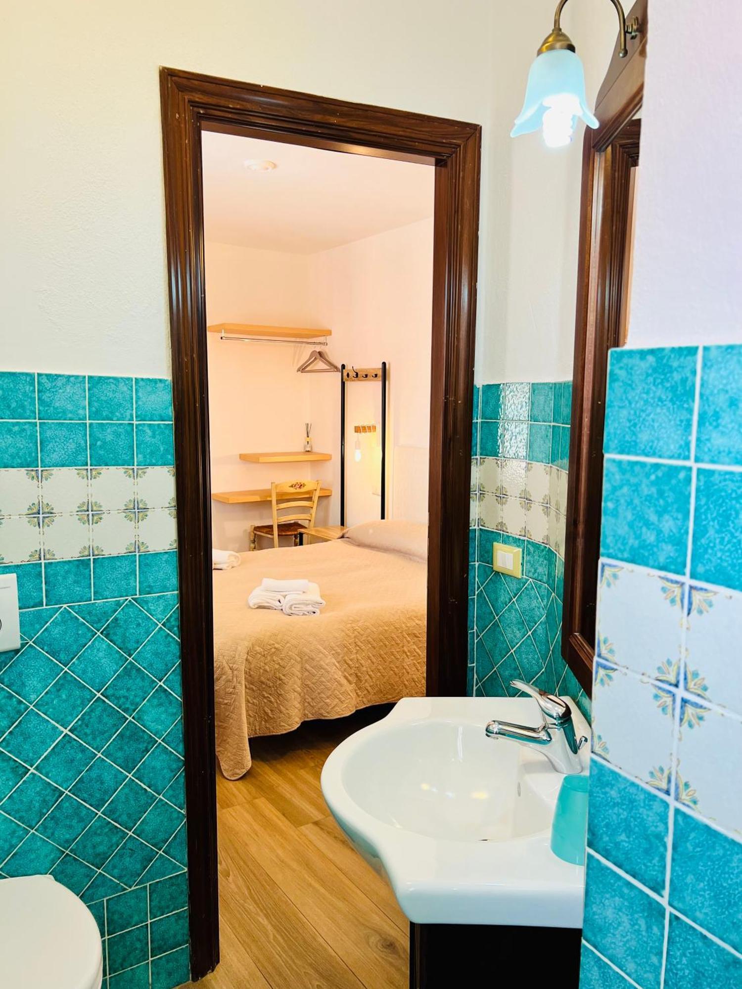 Affittacamere Ciro'S House Olbia Bagian luar foto